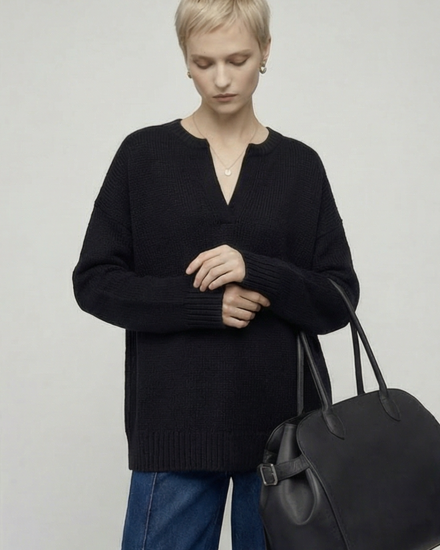 V-Neck Pullover Knit - KN038