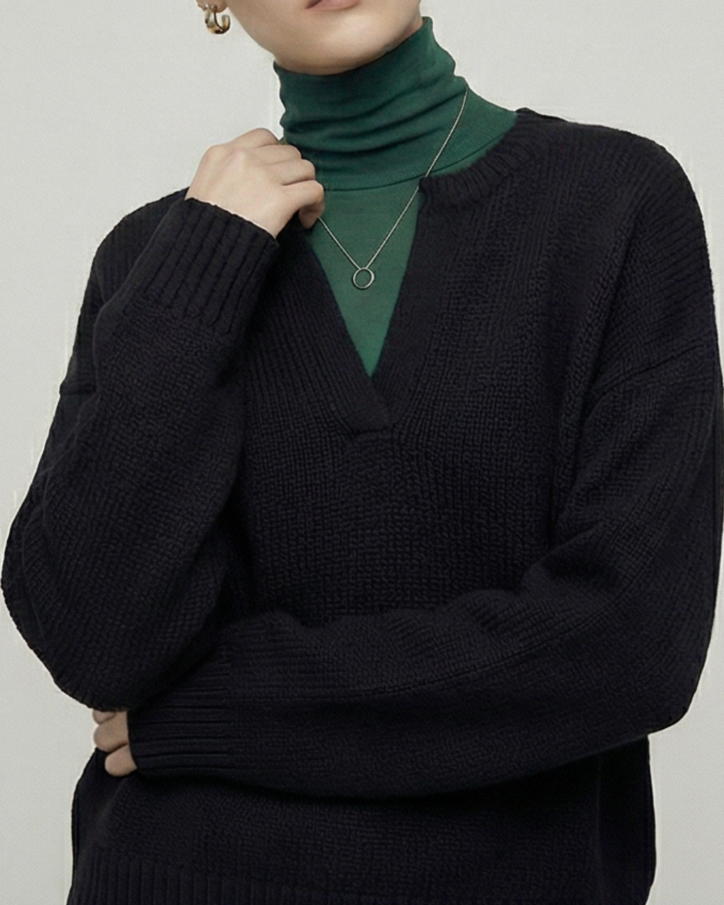 V-Neck Pullover Knit - KN038