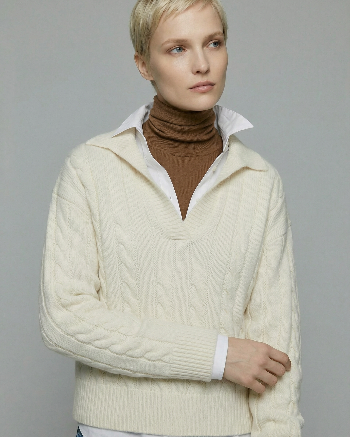 V-Neck Wool Sweater - KN032