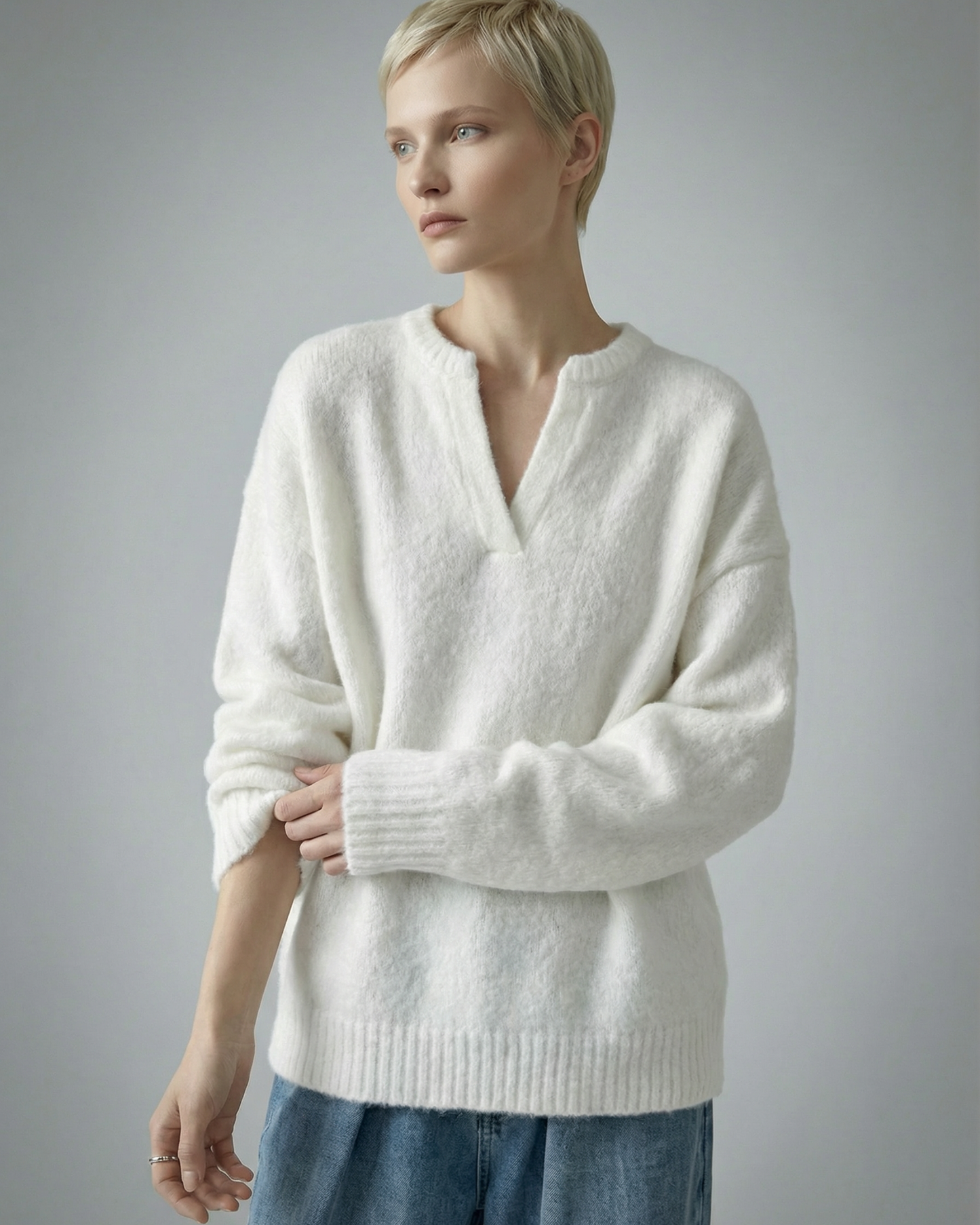 V-Neck Pullover Knit - KN038