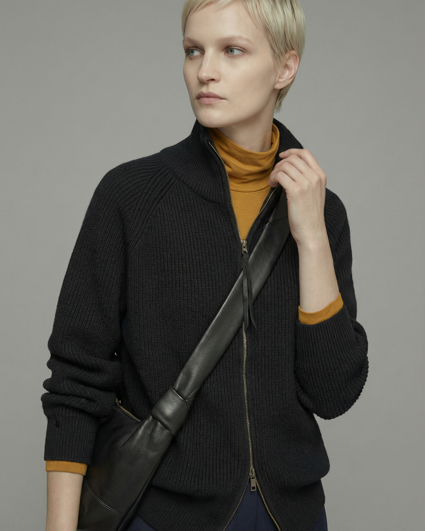 High-Neck Knit - KN040