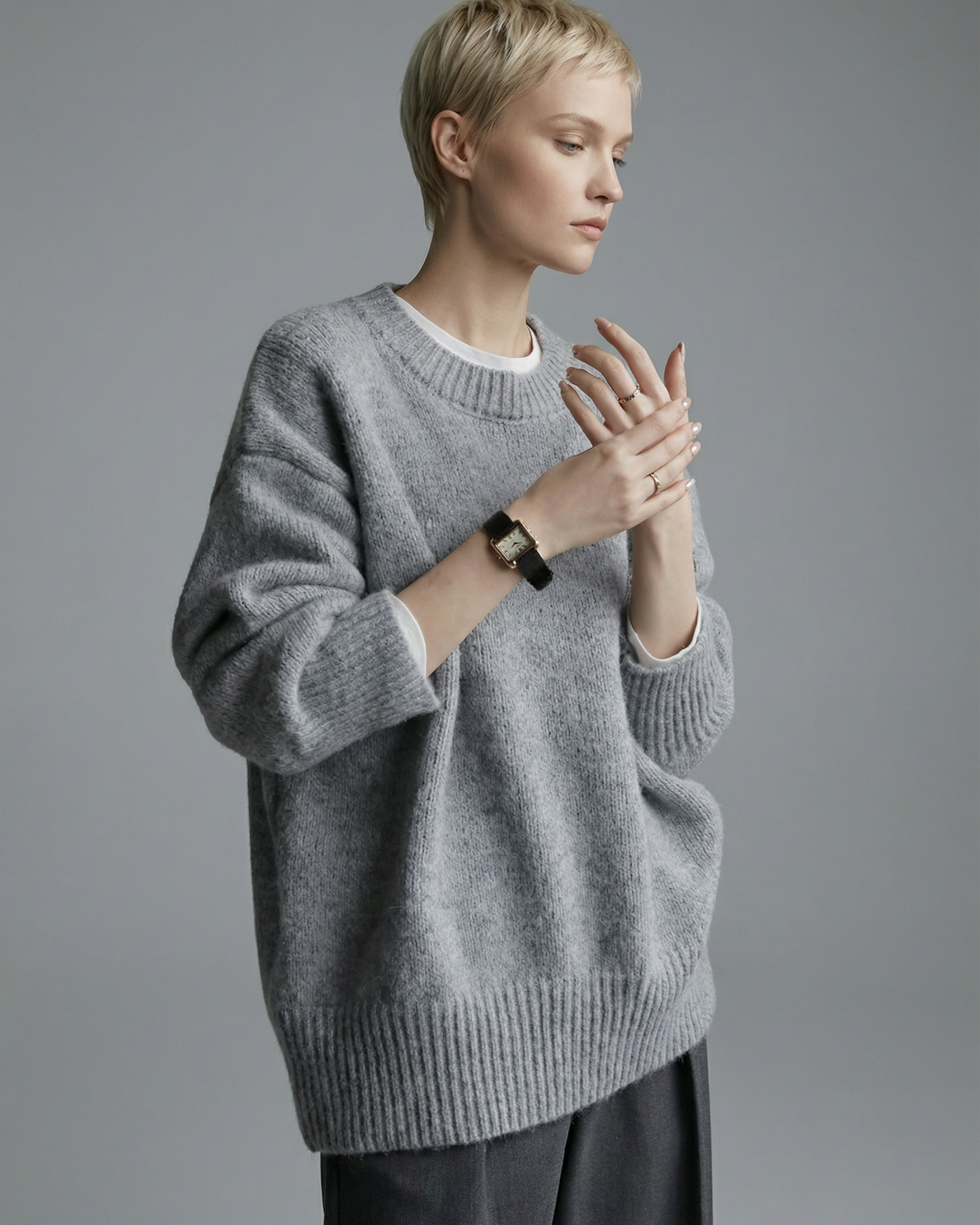 Round Neck Knit - KN043