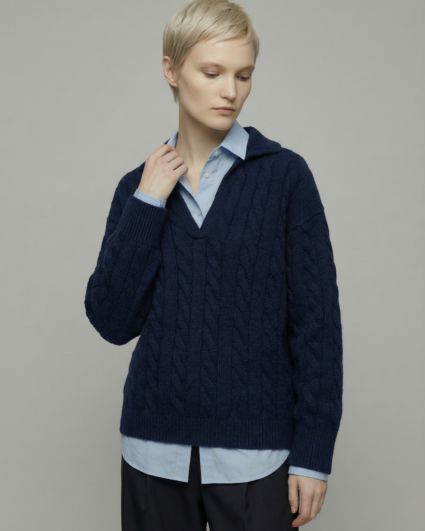 V-Neck Wool Sweater - KN032